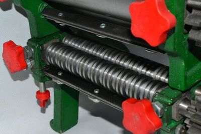 從手動到自動 家用手搖壓面機的電動化改裝指南